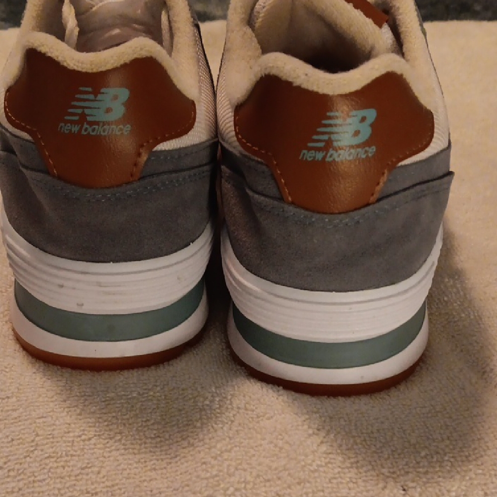 New Balance Gray and Green Retro Sneakers with Suede Mesh Upper - Picture 2 of 6
